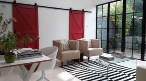 Living area- click for photo gallery